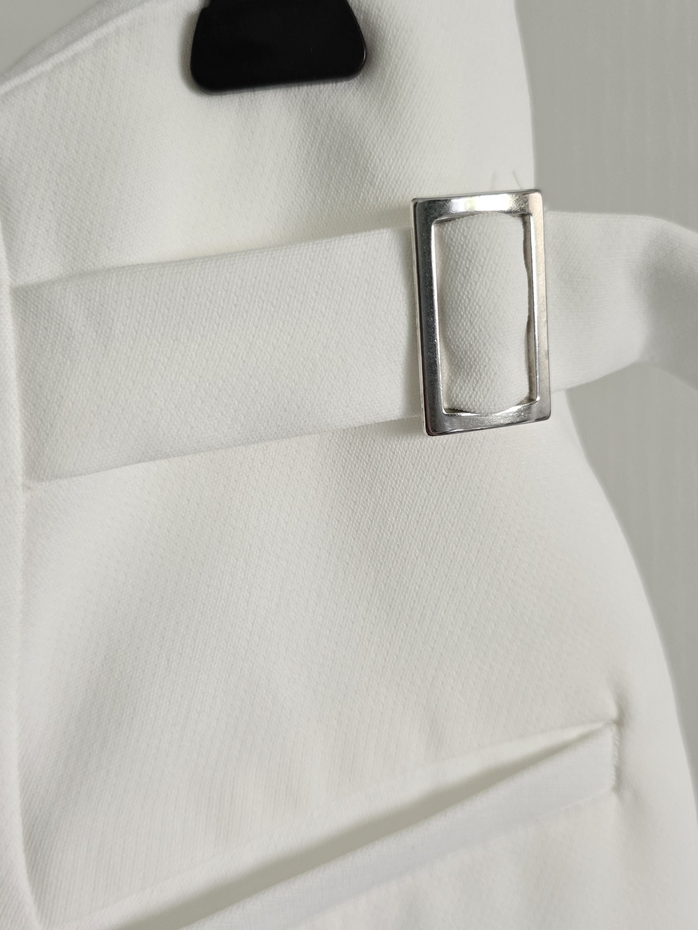 Zara White High-Waist Tailored Trousers with Silver Buckle - Picture 5 of 5